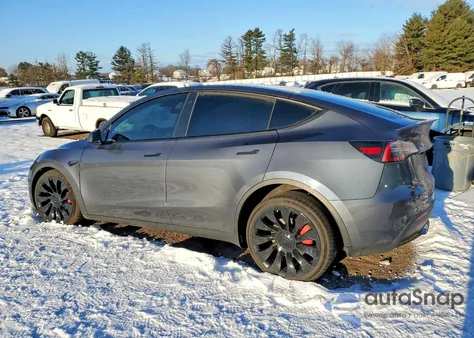 2022 Tesla Model Y z USA, uszkodzony, nr VIN 7SAYGDEF0NF518723